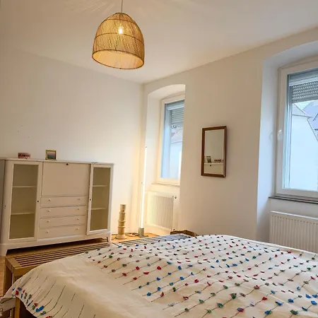 Design-altbau Mit Garten Im Herzen Von Apartamento