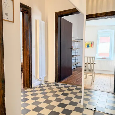 Design-altbau Mit Garten Im Herzen Von *