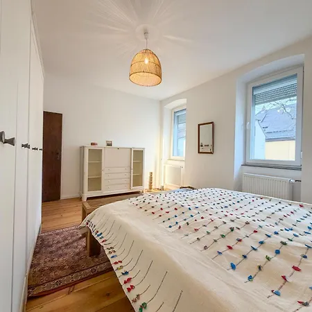 Design-altbau Mit Garten Im Herzen Von Apartamento *