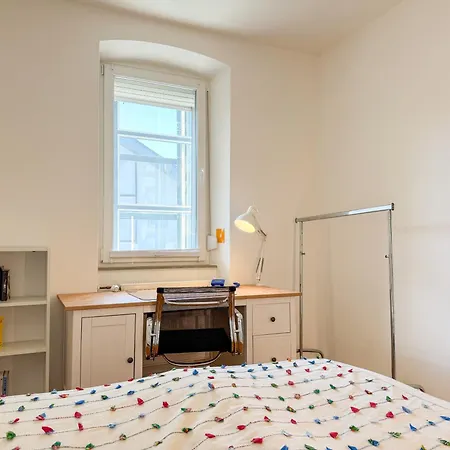 Design-altbau Mit Garten Im Herzen Von * Deidesheim